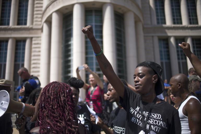 Siguen movilizaciones en Ferguson para exigir arresto de policía que asesinó a Mike Brown