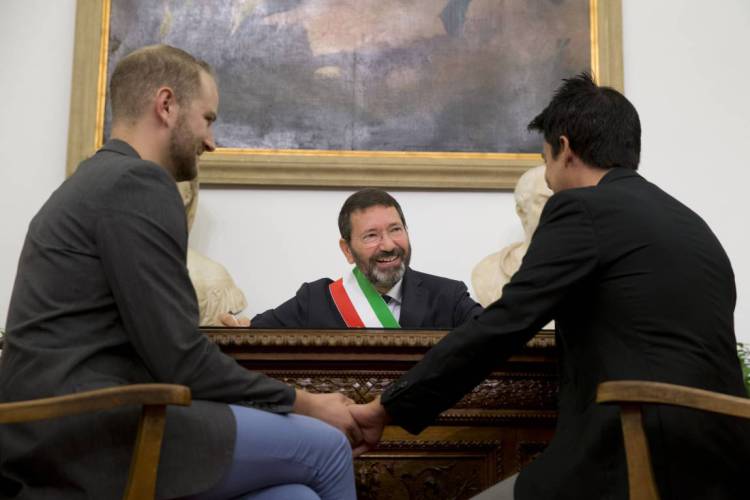 Roma inscribió a 16 matrimonios gays celebrados en el extranjero pese a no ser legal en Italia