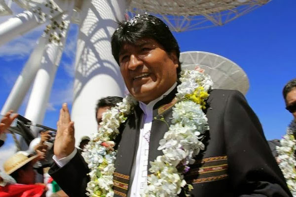 Siete de cada diez bolivianos emigrados votaron por Evo Morales