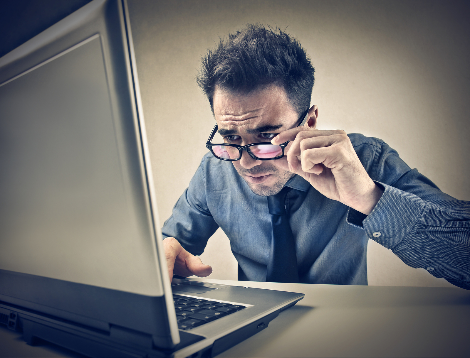 человек боящийся интернета