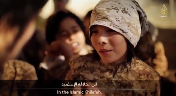 Video muestra niños soldados en campamentos de entrenamiento del Estado Islámico