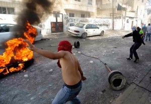 Día de la ira: fuertes enfrentamientos entre palestinos y la policía israelí en Al Quds