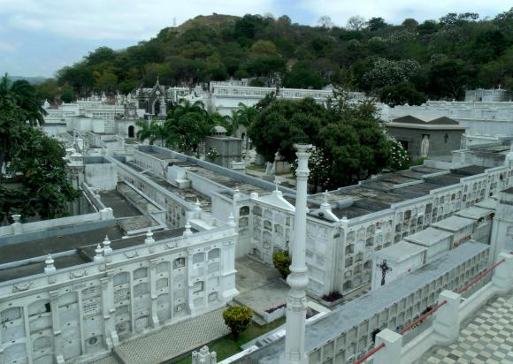 La ‘Ciudad Blanca’ de Guayaquil se distingue por su historia y belleza de sus mausoleos