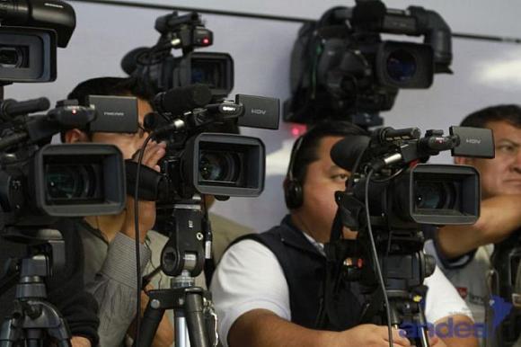 Medios de comunicación (opositores) son grandes adversarios de la Revolución Ciudadana, afirma presidente Correa