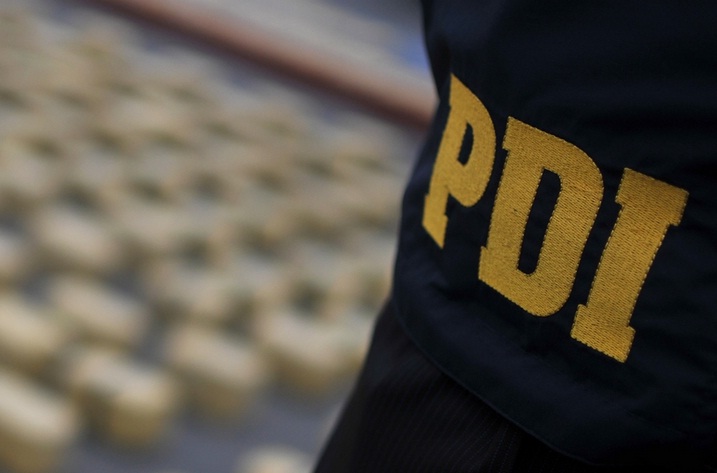 Renuncian dos oficiales de la PDI acusados de traficar 300 kilos de droga
