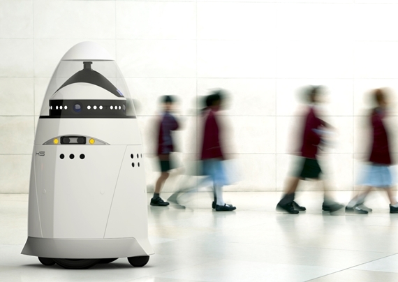 El guardia de la ciencia ficción: Robot equipado con cámara, alarma y sensores protege las propiedades de Microsoft