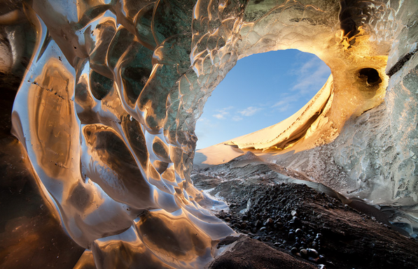 A veces la naturaleza nos sorprende con maravillas como estas: Las Cuevas de Hielo de Islandia.