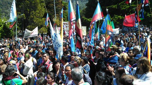 ODHPI repudia expresiones racistas que cuestionan izamiento de bandera mapuche en San Martín de los Andes