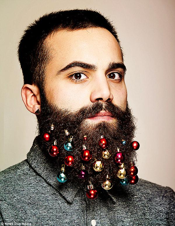 El regalo hipster de esta navidad: adornos para la barba es la última moda