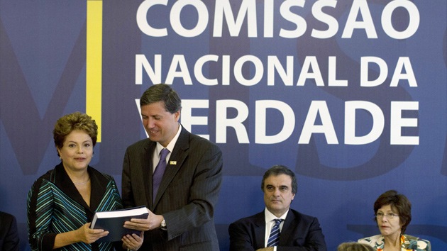 Video: Rousseff llora al recibir informe sobre las atrocidades cometidas durante dictadura