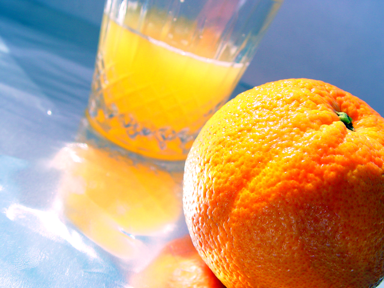 El jugo de naranja es diez veces más saludable de lo que pensábamos