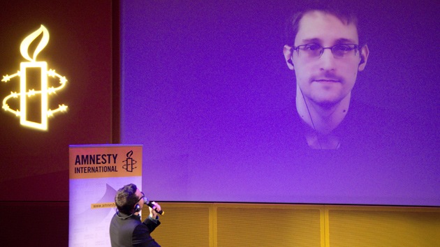 Snowden revela detalles de su vida en Moscú
