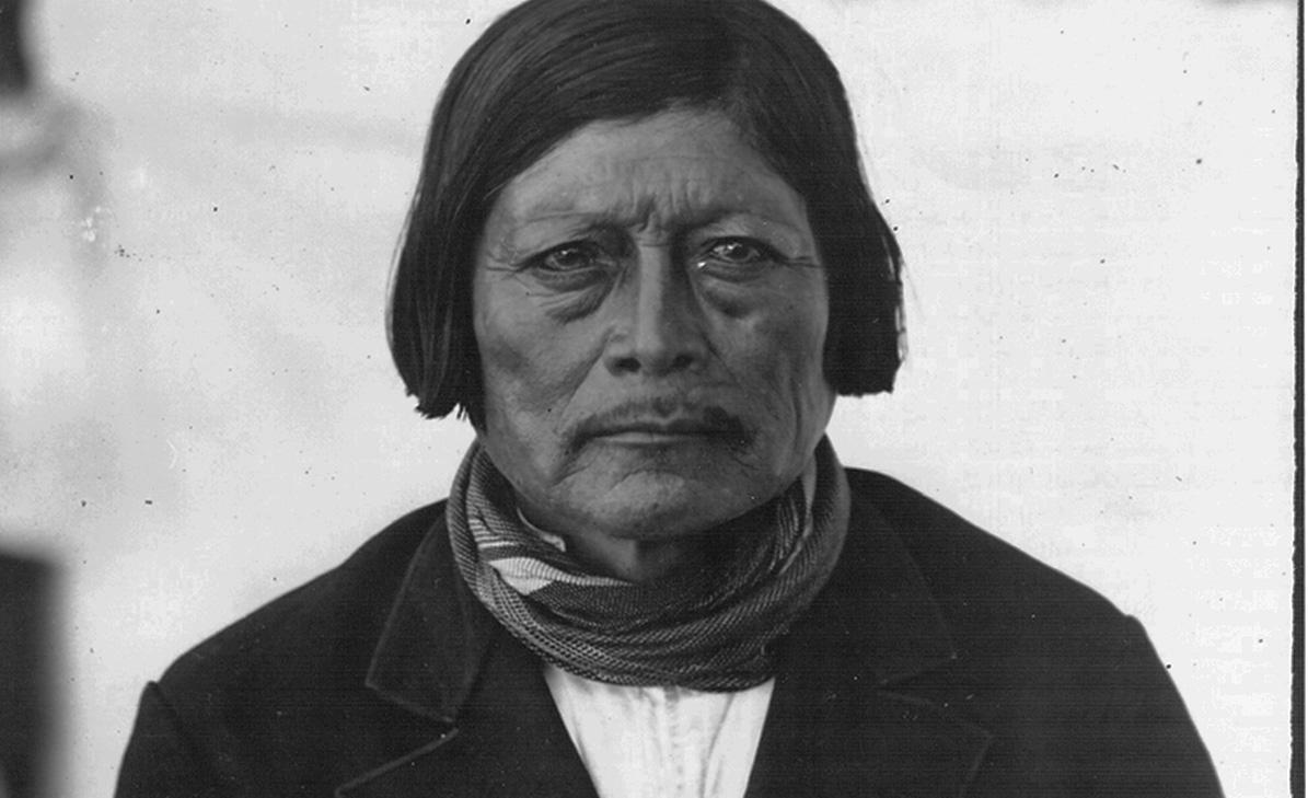 Devuelven a comunidades mapuche restos de guerrero Inakayal que fueron expuestos en Museo de La Plata