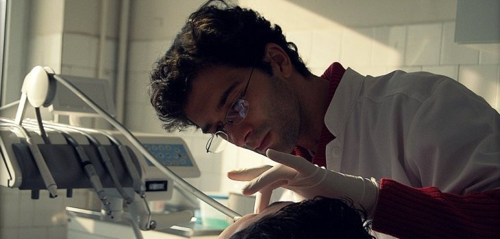 Colegio de Dentistas critica alza de aranceles universitarios