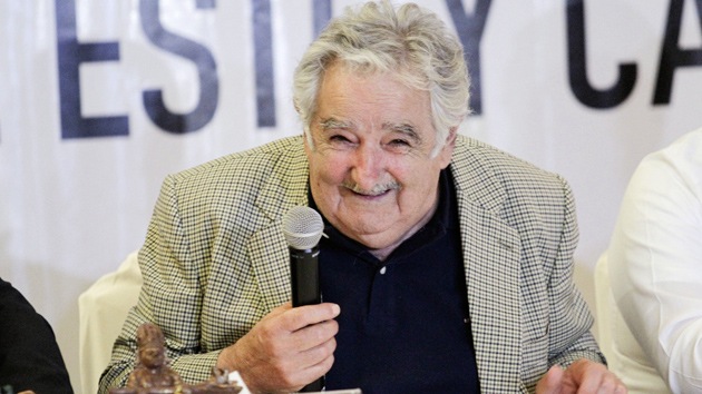 José Mujica: «A los que les gusta mucho la plata hay que correrlos de la política»