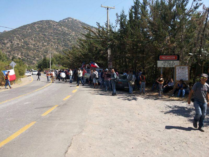 Trabajadores de Alto Maipo suman ocho días movilizados