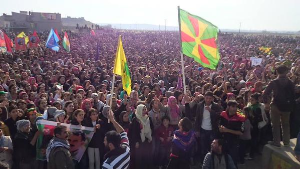 Las fuerzas kurdas liberan la ciudad de Kobane: celebraciones en la frontera siria