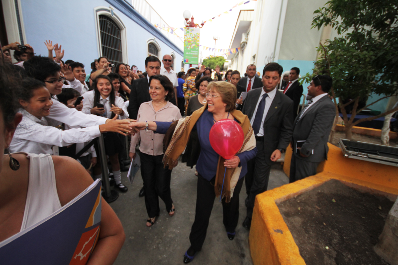 Presidenta Bachelet y Ministra Barattini inauguran Centro de Creación de Arica