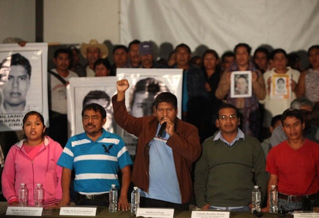 México: Padres de 43 estudiantes de Ayotzinapa no permitirán cierre del caso