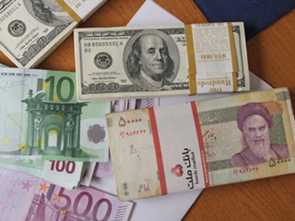 Irán abandona el comercio en dólares y se arma con otras divisas