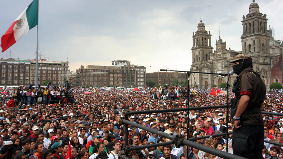 El EZLN se compromete a sumarse a la lucha de los padres de normalistas