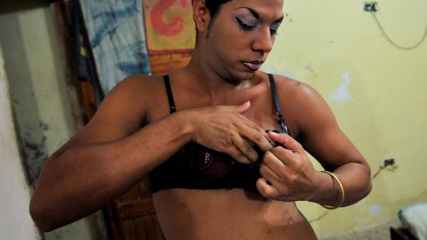 Argentina: El Estado reemplazará las prótesis mamarias a travestis y transexuales
