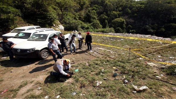 Peritos argentinos señalan fallas en investigación del caso Ayotzinapa