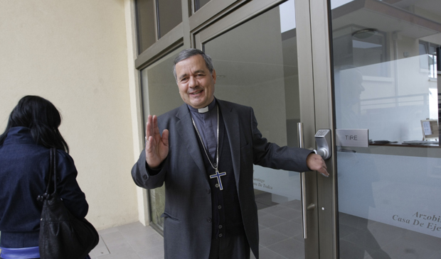 Juan Barros desafía a víctimas de Karadima: «Si hay alguien que tenga alguna prueba que se la presente al Santo Padre»