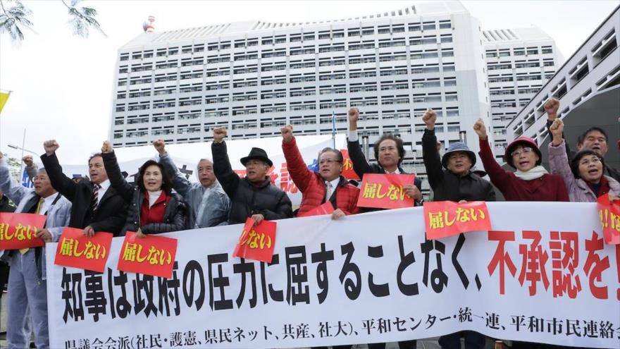 Japoneses piden retiro de bases estadounidenses en Okinawa
