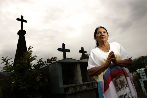 Descubren fosa común con restos de al menos 60 personas al sureste de Colombia