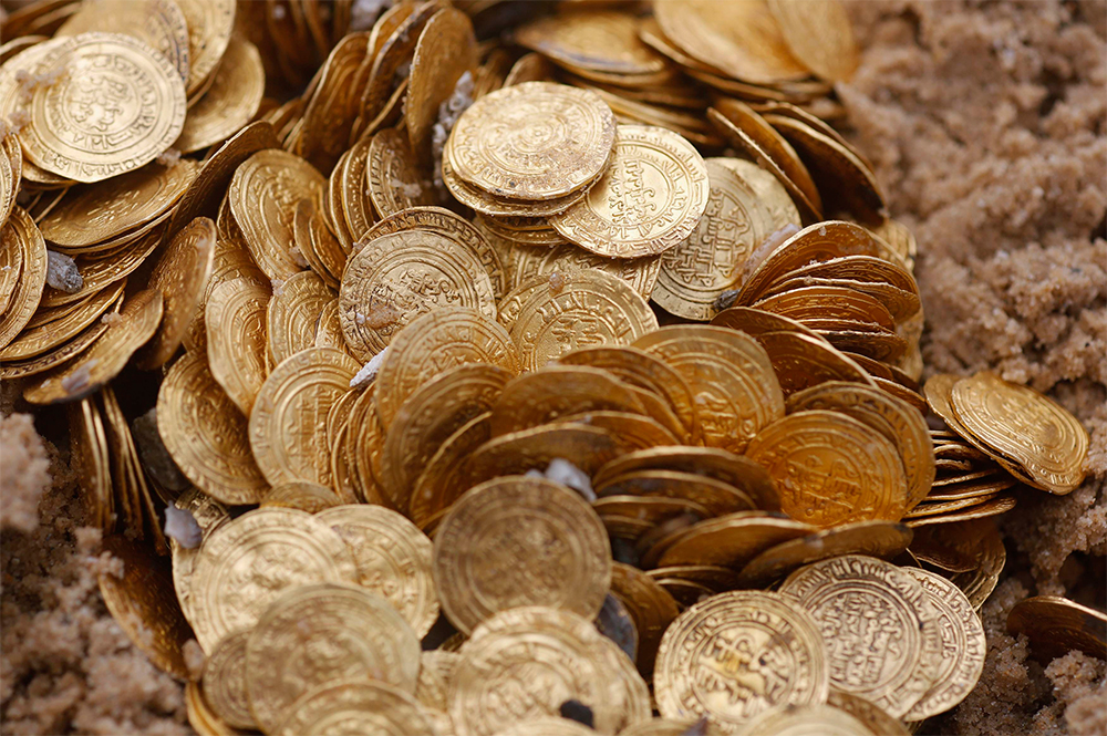 Encuentran mayor tesoro de monedas de oro bajo el mar