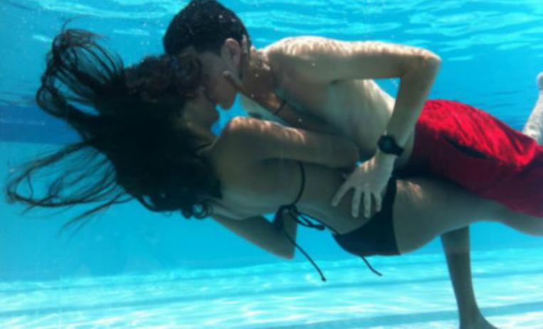 Los riesgos que puedes correr si tienes sexo bajo el agua