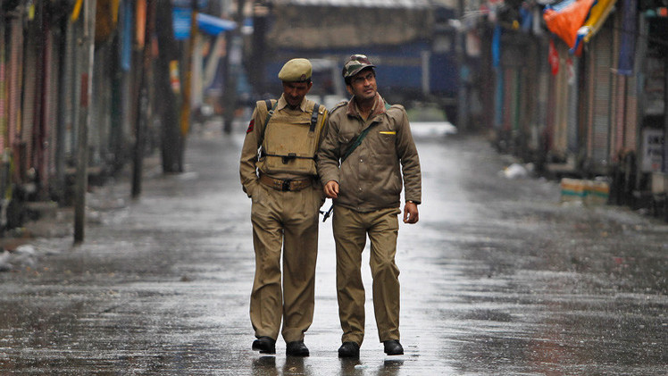 India: Encuentran decenas de esqueletos y restos humanos en un edificio de la Policía