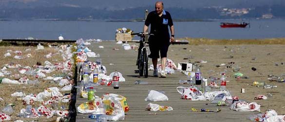 Eliminación de las bolsas plásticas: Cuando la delantera la llevan los municipios