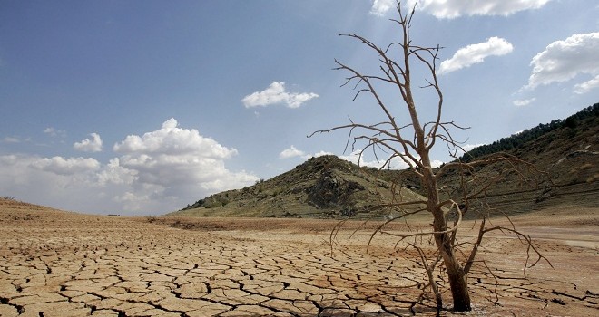 Autoridades buscan crear Subsecretaría de Agua ante grave sequía que asuela el país