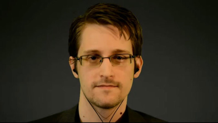 Snowden: «El problema con la vigilancia, es que cuando recolectas todo, no entiendes nada»