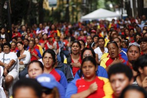 El gobierno bolivariano tiene que intervenir, tiene que nacionalizar los supermercados