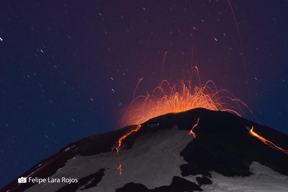 Sernageomin decreta alerta Naranja para volcán Villarrica