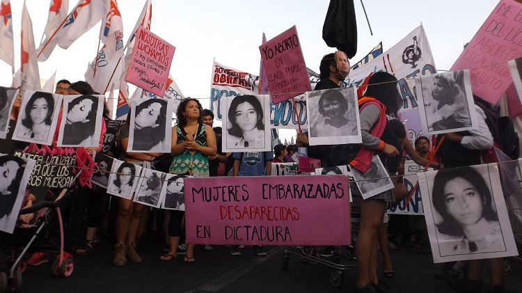 Marcha por el aborto reunió a más de 8 mil personas