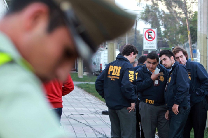 Confusa pelea a combos entre Carabineros y la PDI en Lampa