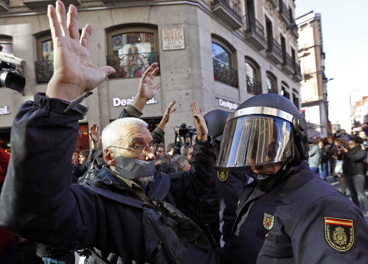 España aprueba la Ley Mordaza, el mayor atentado contra la libertad de expresión de sus ciudadanos