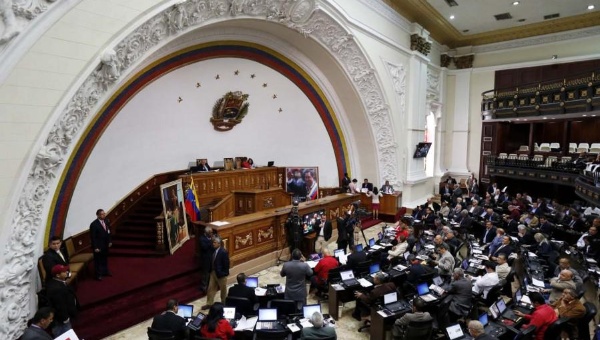 Parlamento venezolano aprueba en primera discusión Ley Habilitante Antiimperialista
