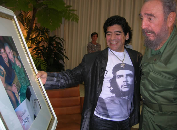 Diego Maradona: “Fidel está más vivo que nosotros”