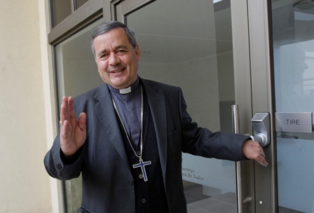 Nunciatura Apostólica apoya a obispo Barros a pesar de su vinculación con el caso Karadima