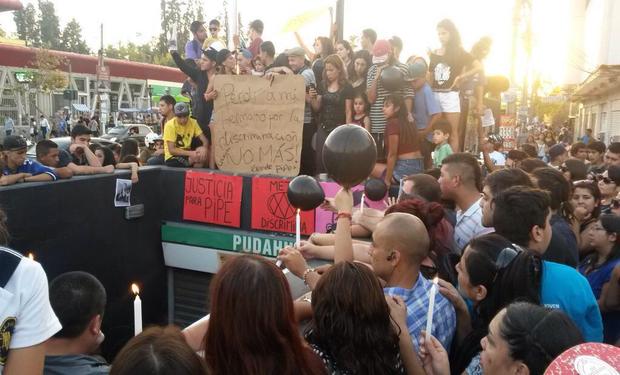 Protesta en estación Pudahuel, repudian discriminación contra un joven ciego que se suicidó tras ser humillado por guardia