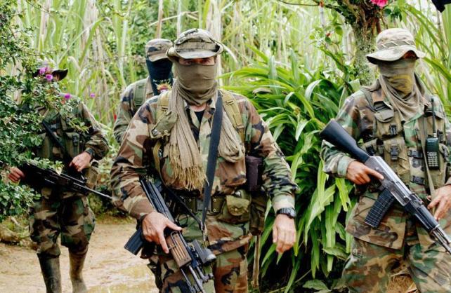 Iván Cepeda: Paramilitarismo debe quedar proscrito si queremos llegar a la paz en Colombia