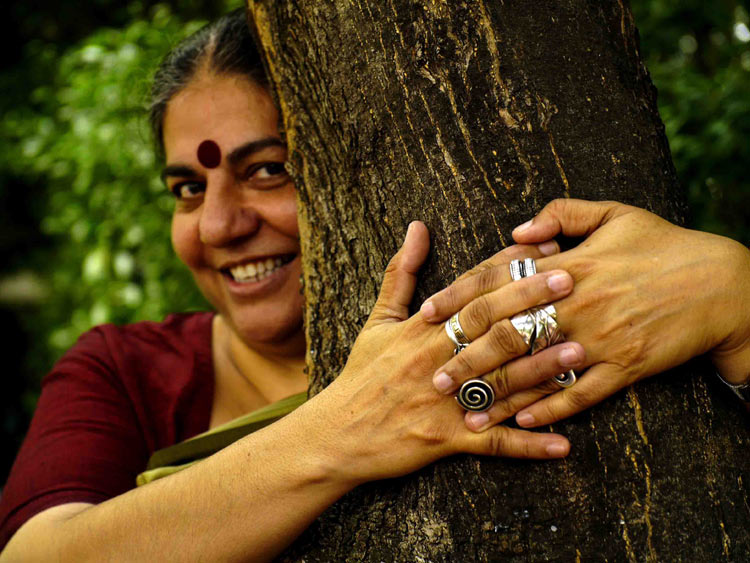 “Monsanto no tiene más ciencia, valores o conocimientos que la guerra”: Vandana Shiva