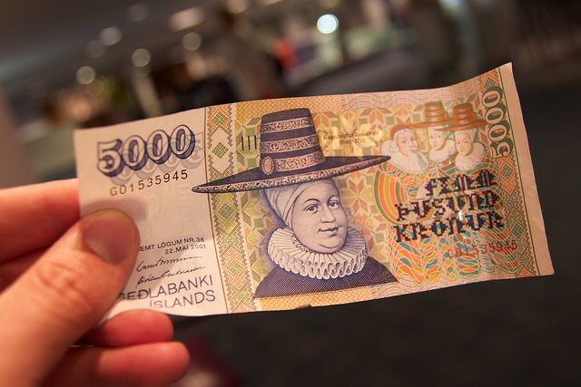 Islandia arremete contra el poder exclusivo de los bancos privados en la creación de dinero