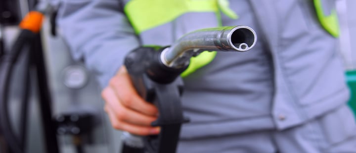 Nuevo ajuste en el precio de las bencinas: Este jueves superó los 12,7 pesos el litro