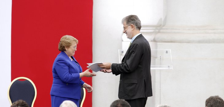 Bachelet admite: «No siempre supe condenar con fuerza y a tiempo los modos éticamente imprudentes de hacer negocios»